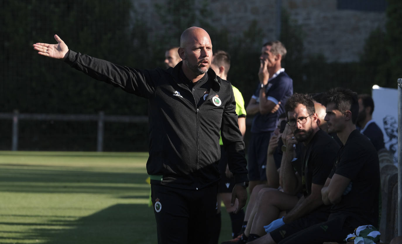 José Alberto hizo gala de su habitual intensidad en el banquillo.