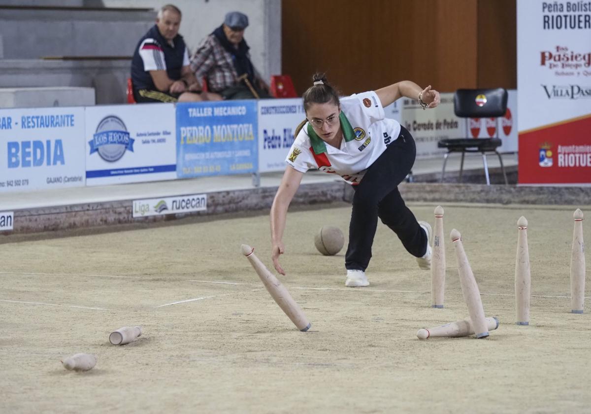 Iris Cagigas se impuso en el Trofeo Ayuntamiento de Riotuerto.