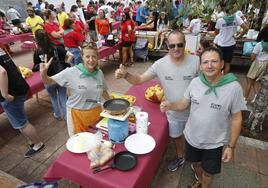 Los peñistas participan en el tradicional concurso de tortillas de La Patrona.