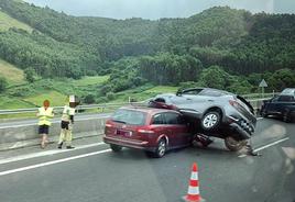 Un accidente en Ontón provocó esta tarde cinco kilómetros de retenciones en la A-8