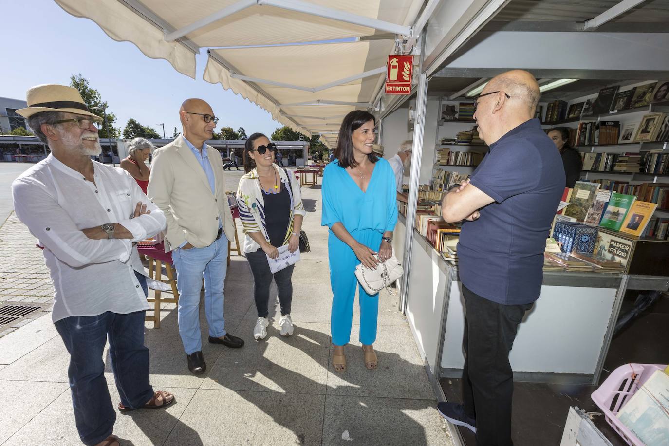 A la inauguración acudieron la alcaldesa de Santander Gema Igual, el director general de Cultura, Juan Antonio González Fuentes; la concejala de Cultura, Noemí Méndez y la directora de Cultura de Santander, Yolanda de Egoscozabal.