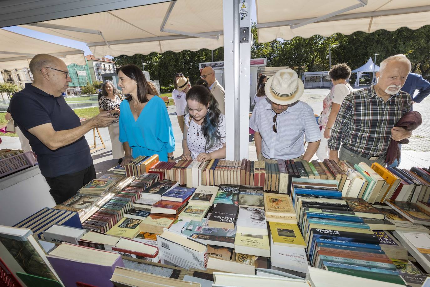 La Plaza Alfonso XIII de Santander vuelve a ser el emplazamiento de esta feria que cumple 24 ediciones.