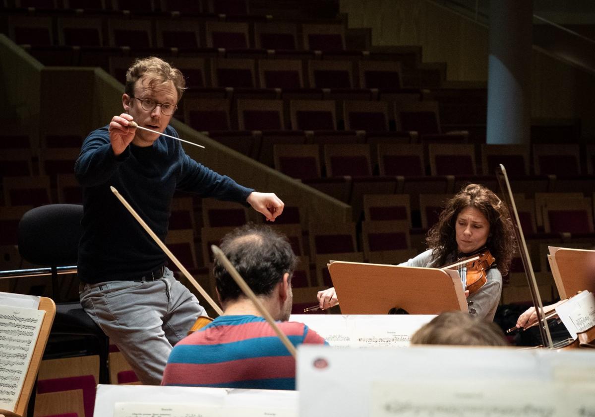 Harding fue nombrado recientemente director de la Orchestra y Coro dell'Accademia di Santa Cecilia de Roma.