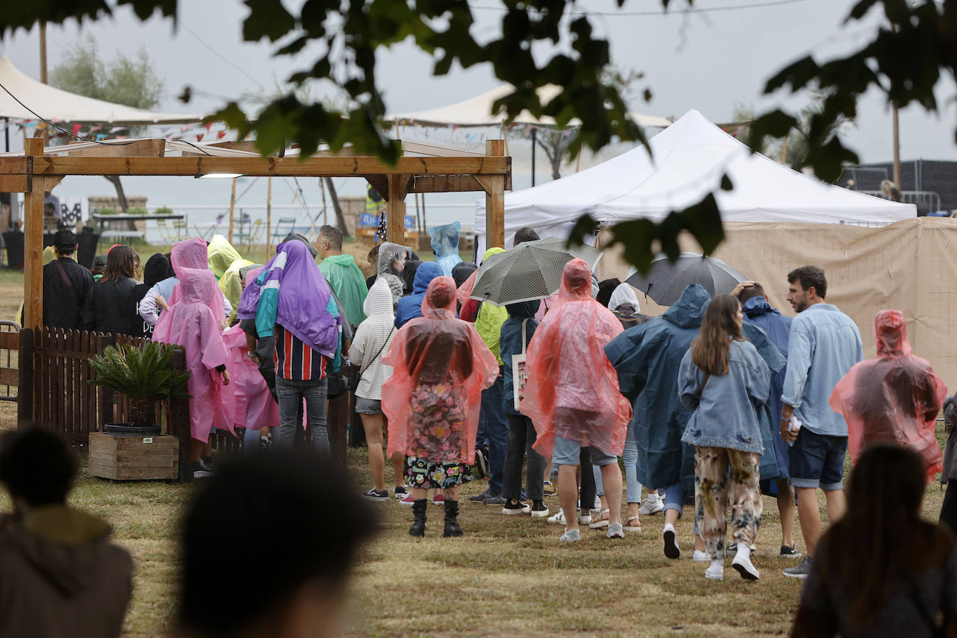 Colas para entrar al recinto. 