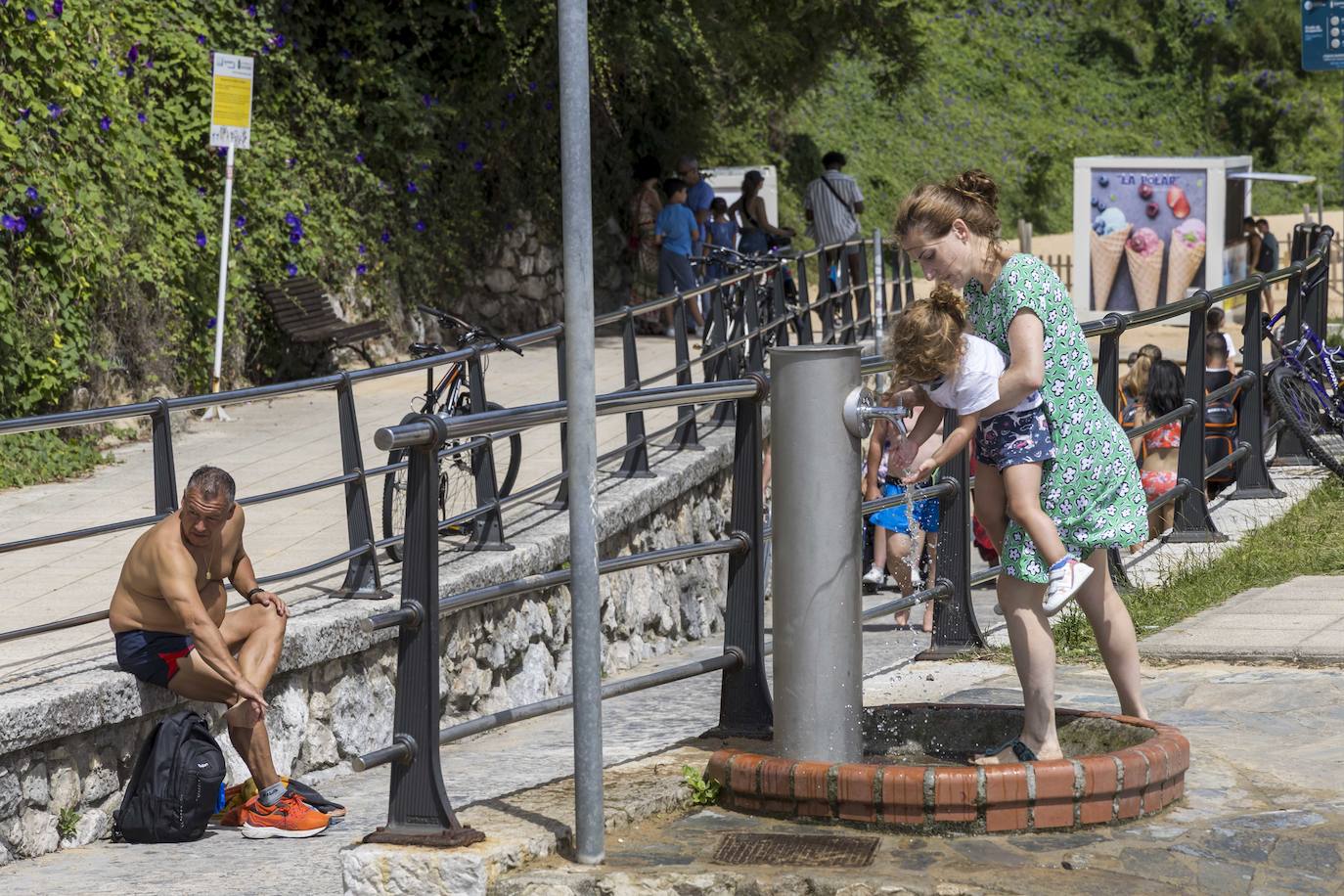 Acceso de la playa de Los Peligros