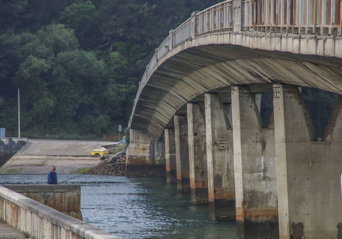 La obra de conservación del puente de Somo es una de las que volverá a licitarse.