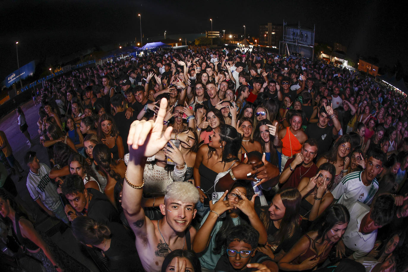 El recinto de La lechera acoge los conciertosd e este festival, dstinado a un público muy joven