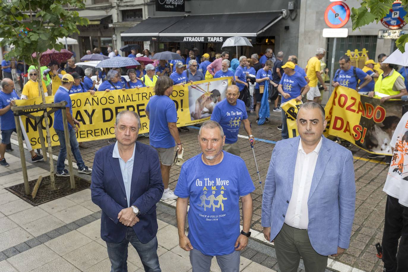 El director general de Urbanismo, Víctor Gil; el presidente de AMA, Antonio Vilela, y el consejero de Fomento, Roberto Media.