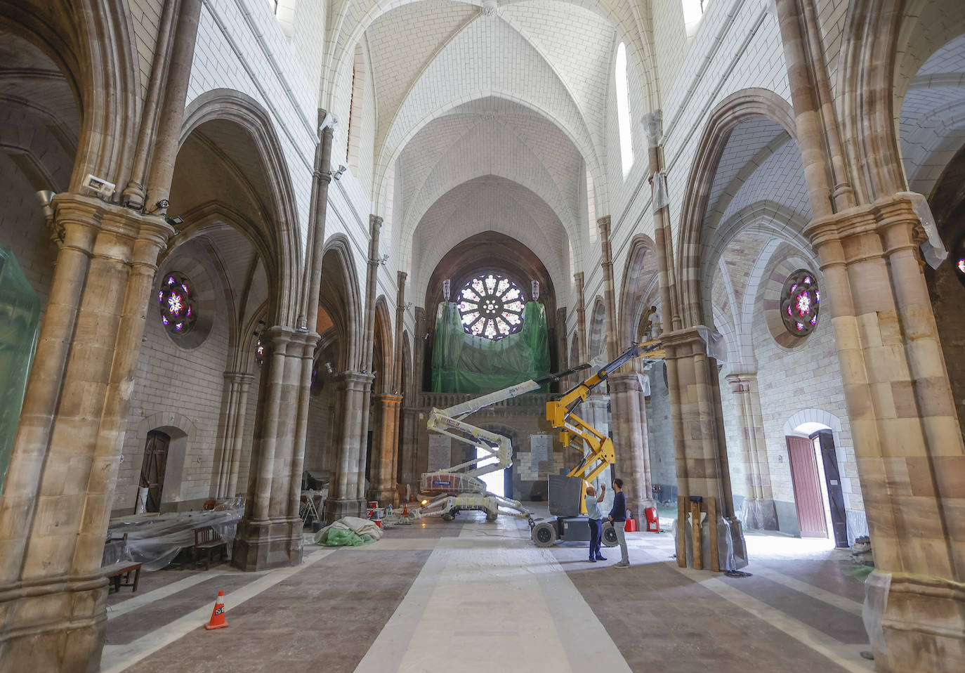 Inaugurada el 15 de agosto de 1901, la iglesia de la Asunción es uno de los edificios más emblemáticos y importantes de Torrelavega. 