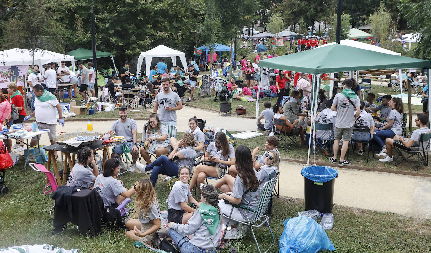 La peña Petakers fue la ganadora del concurso de arroces.