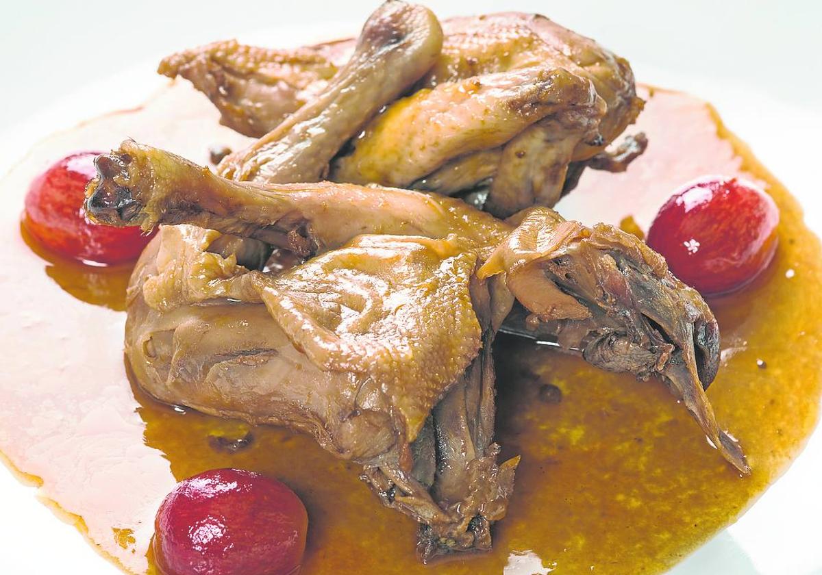 El pollo picantón admite las mismas recetas que para un pollo normal.