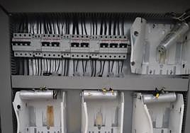 Uno de los cuadros eléctricos desvalijados.