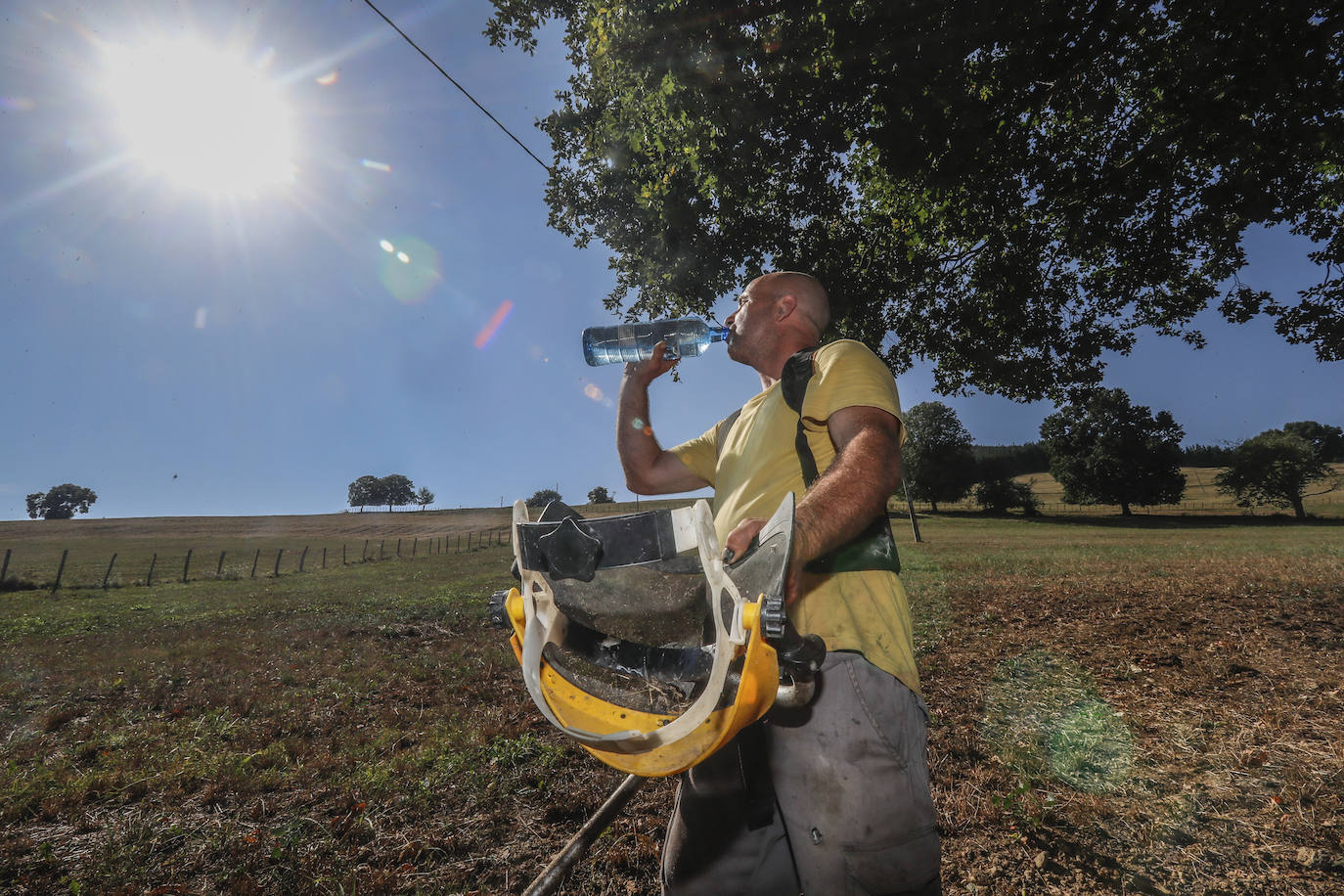 Una parada para refrescarse. En Soba, Aemet no tiene estación, pero en Ramales de la Victoria se han llegado a los 43,1 grados