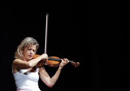 Anne Sophie Mutter dirige una fundación que beca y apoya a jóvenes músicos de todo el mundo.