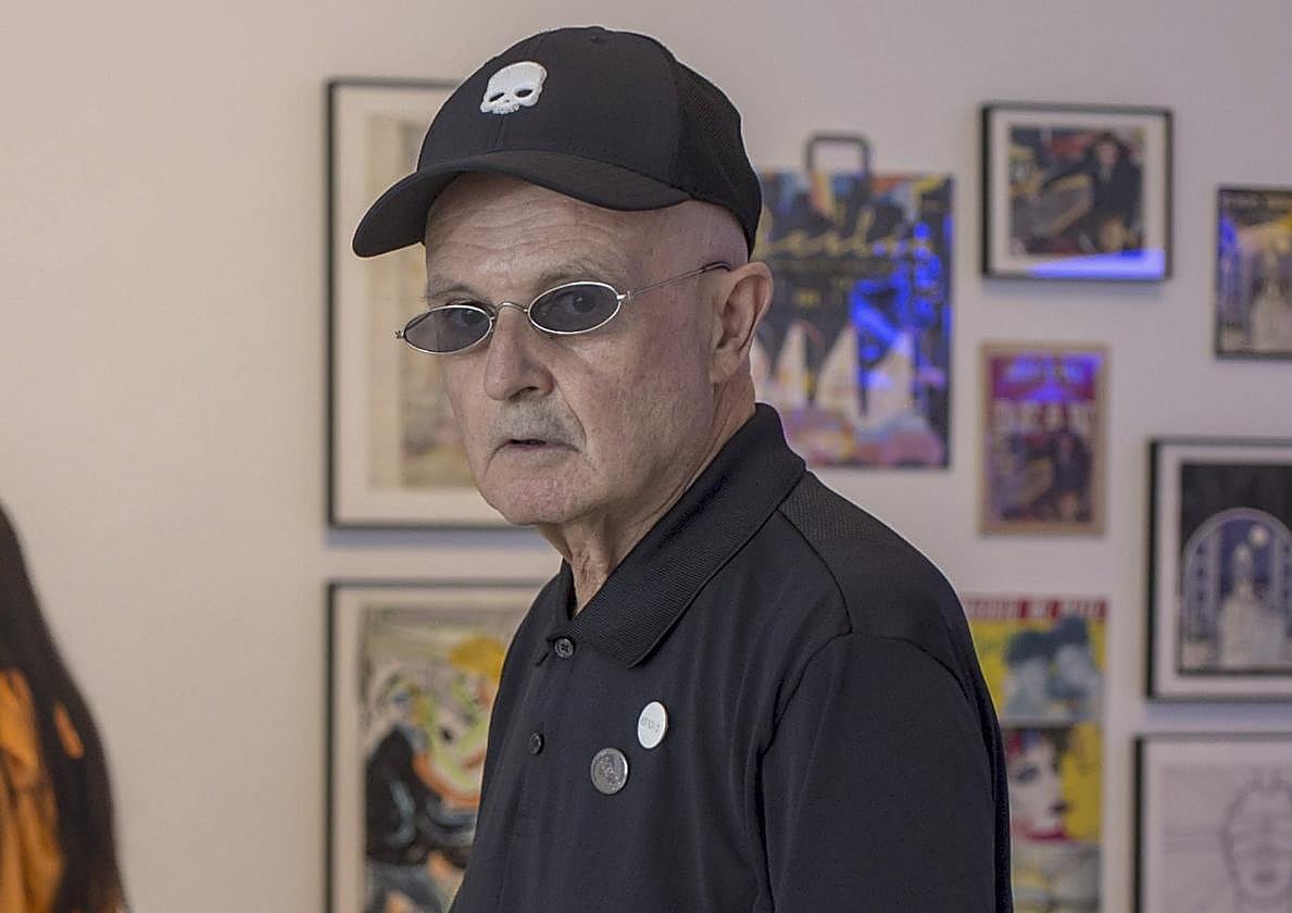 Miguel Trillo no siente nostalgia por los tiempos pasados y sigue trabajando en varios proyectos.