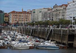 Estampas de distintos rincones de Santander. Se tomaron a media mañana y a las 18.30 horas, momento de la pleamar