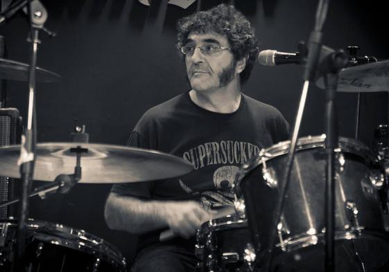 El batería Iñaki García durante una actuación.