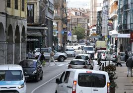 Arriba, calle José María Pereda, y abajo, plano de la zona afectada.