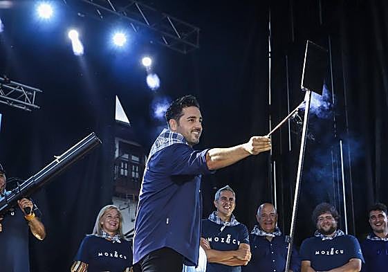 Bustamante enciende la mecha del chupinazo