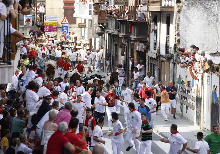 Momento del último encierro de Ampuero.