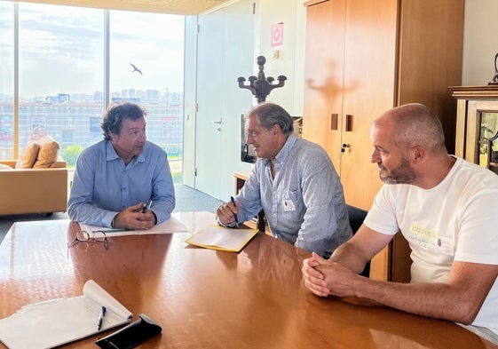 Jesús Cuevas y Luis Sánchez, con el consejero Pablo Palencia