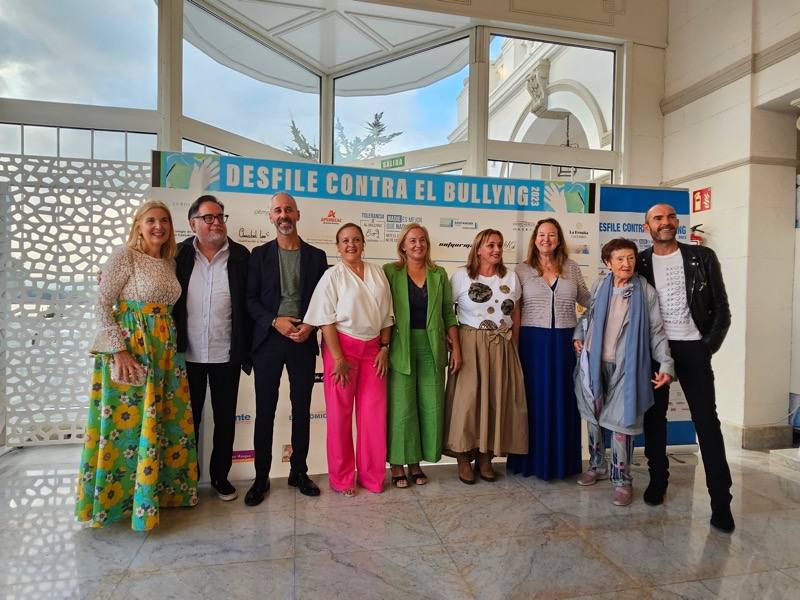 Amparo Salmón, Miguel Rincón, Sergio Silva, Isabel Urrutia, María José González Revuelta, Lourdes Verdeja, Leticia Díaz, Gloria Torner y José Luis Callejo. 