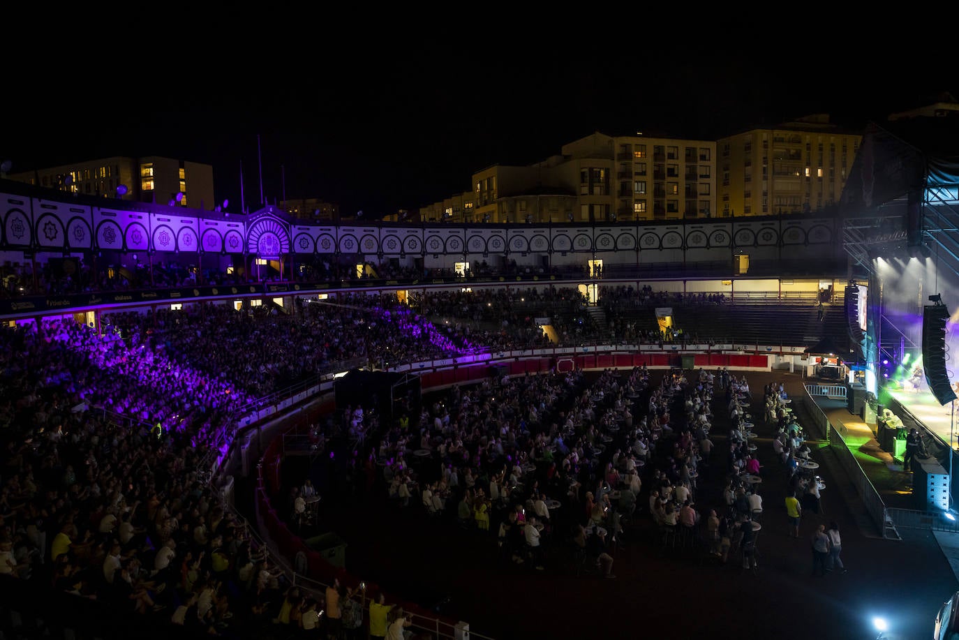 Unas 3.000 personas se dieron cita en el coso taurino para seguir la actuación de las dos andaluzas