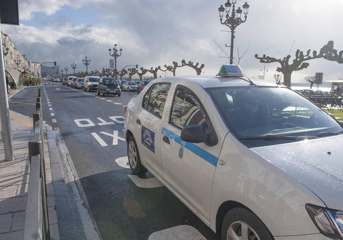 Los taxistas recurren los pliegos para el concurso del Servicio de Transporte Escolar