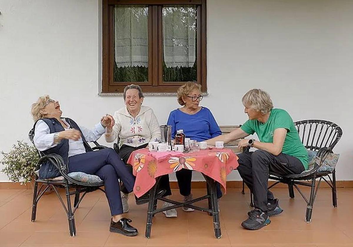 Uno de los momentos más divertidos del programa fue la merienda de Calleja con Mellucos, Finuca y Nieves.