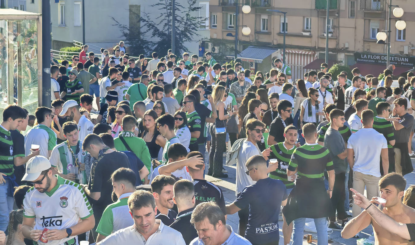 A medida que fue acercándose la hora del partido el ambiente creció en Tetuán. 