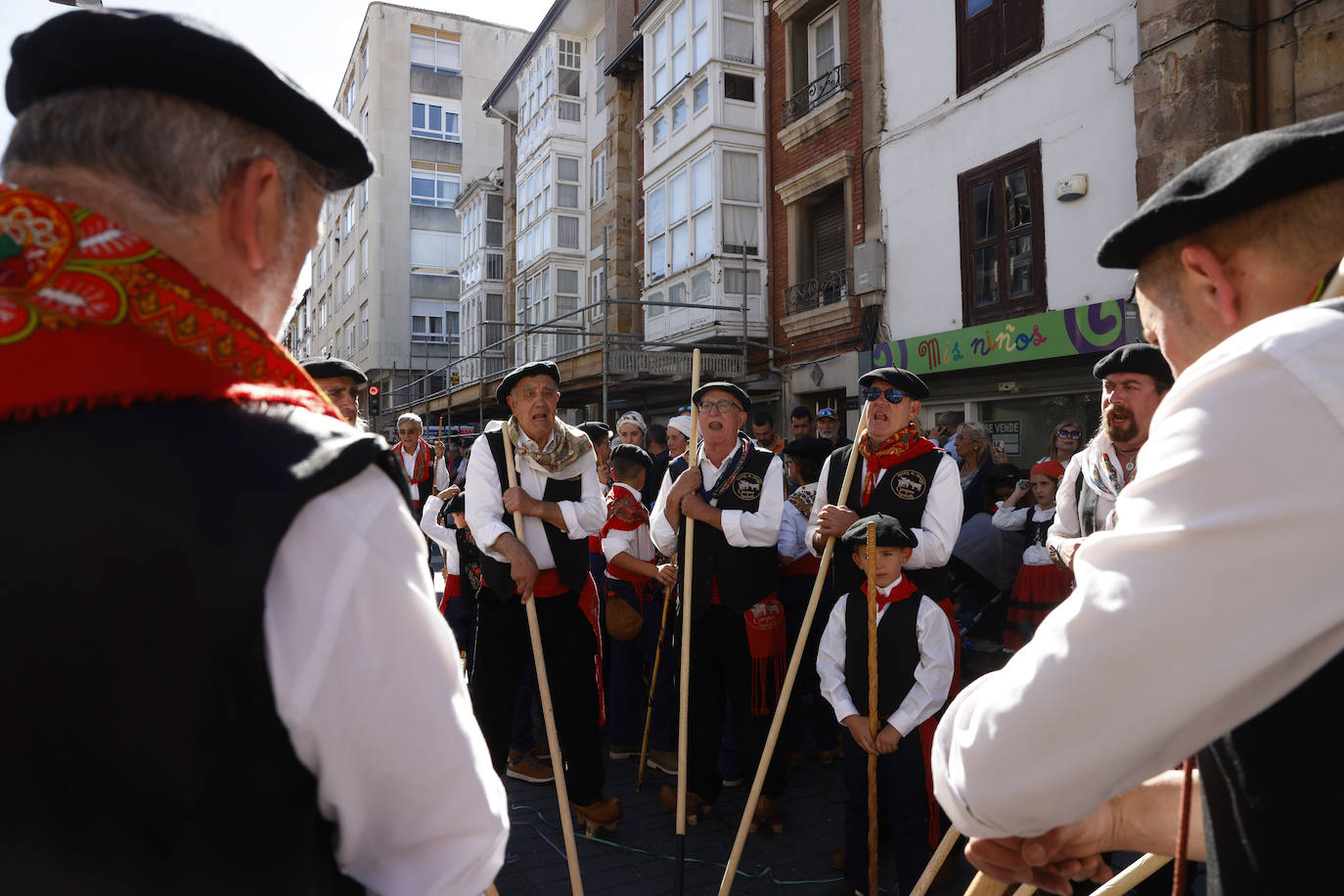 Las rondas dan ambiente y son la banda sonora del desfile