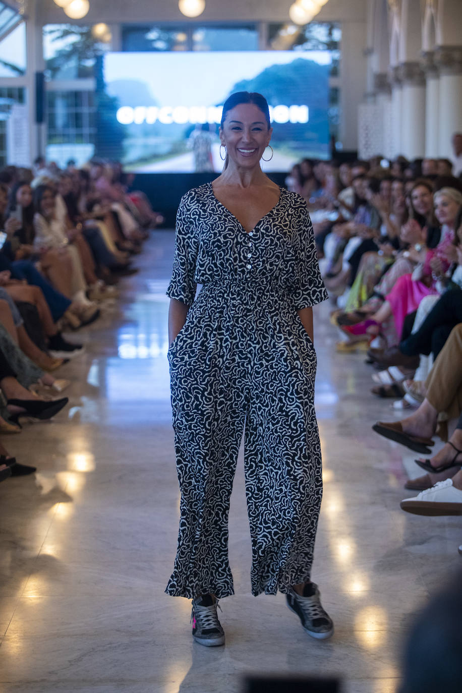 La empresaria Gloria Rueda con vestido de 'Off Connection' (Galicia). Rueda fue Miss Cantabria en 1990.