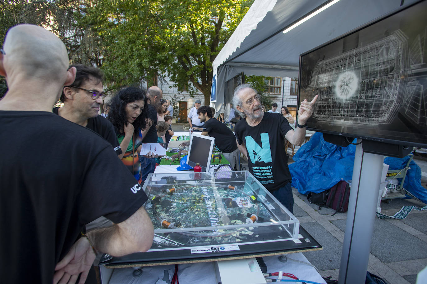 Junto con los institutos mixtos de investigación de la UC (IIIPC, IHCantabria, IFCA, IDIVAL, SANFI, IBBTEC), han participado el Instituto Español de Oceanografía (IEO), la Agencia Estatal de Meteorología (AEMET) y la Sociedad Matemática de Profesores de Cantabria.