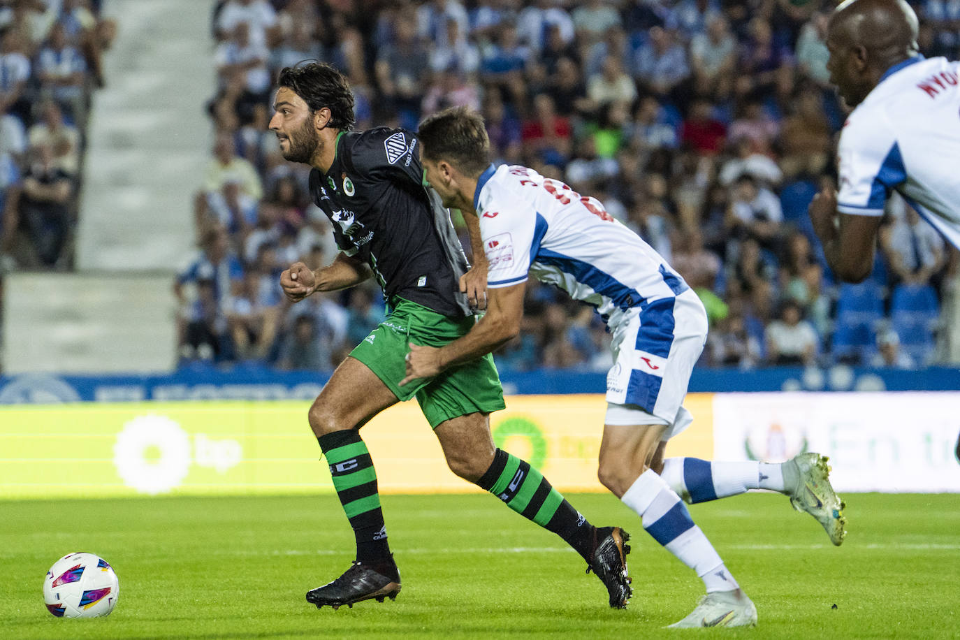 Grenier fue sustituido en el segundo tiempo.