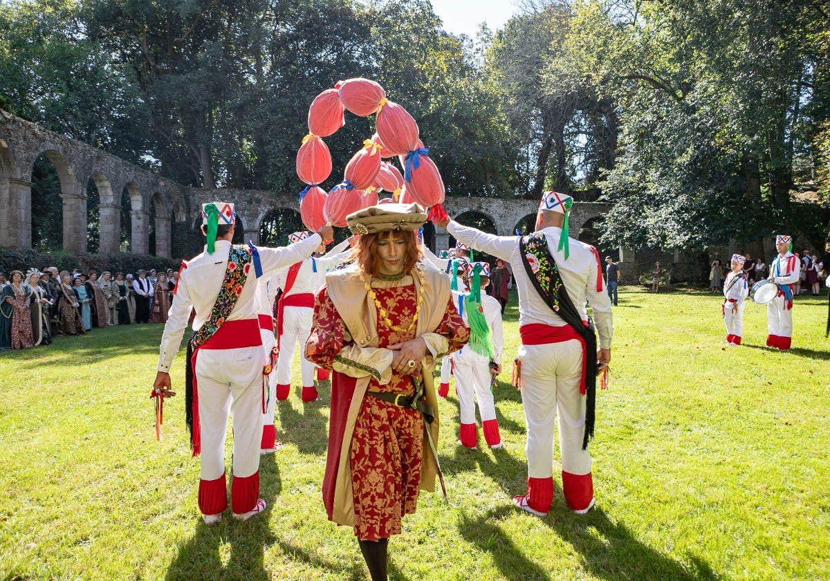 San Vicente le rinde un caluroso recibimiento a Carlos V