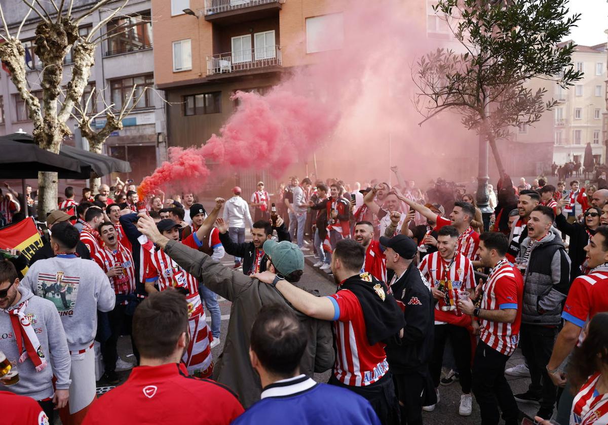 Aficionados del Sporting, el año pasado en Cañadío.