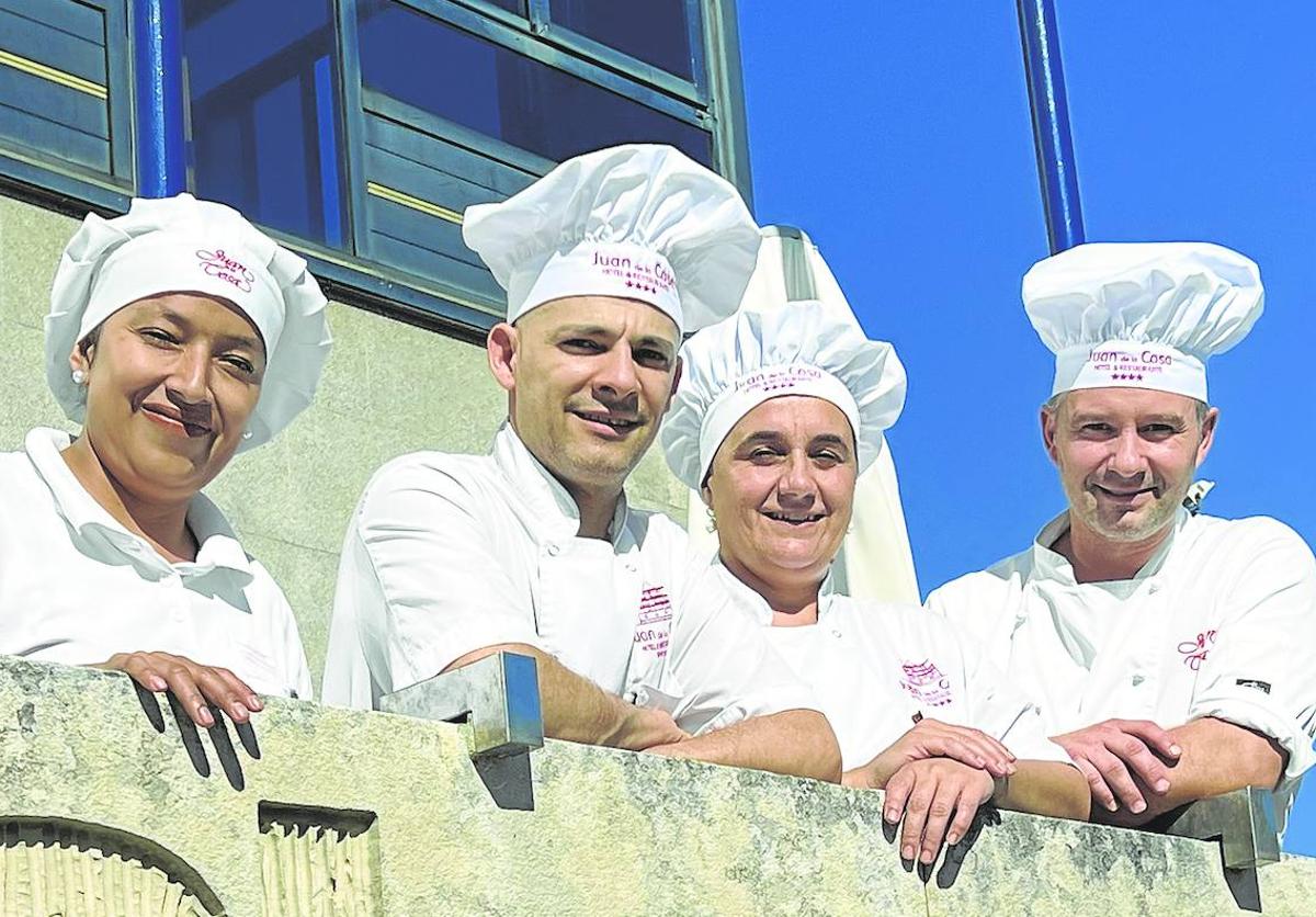 Equipo de cocina formado por Sonia Bonilla, Hernán Hernández, Elisa Cagigal y Rodrigo Ruiz.