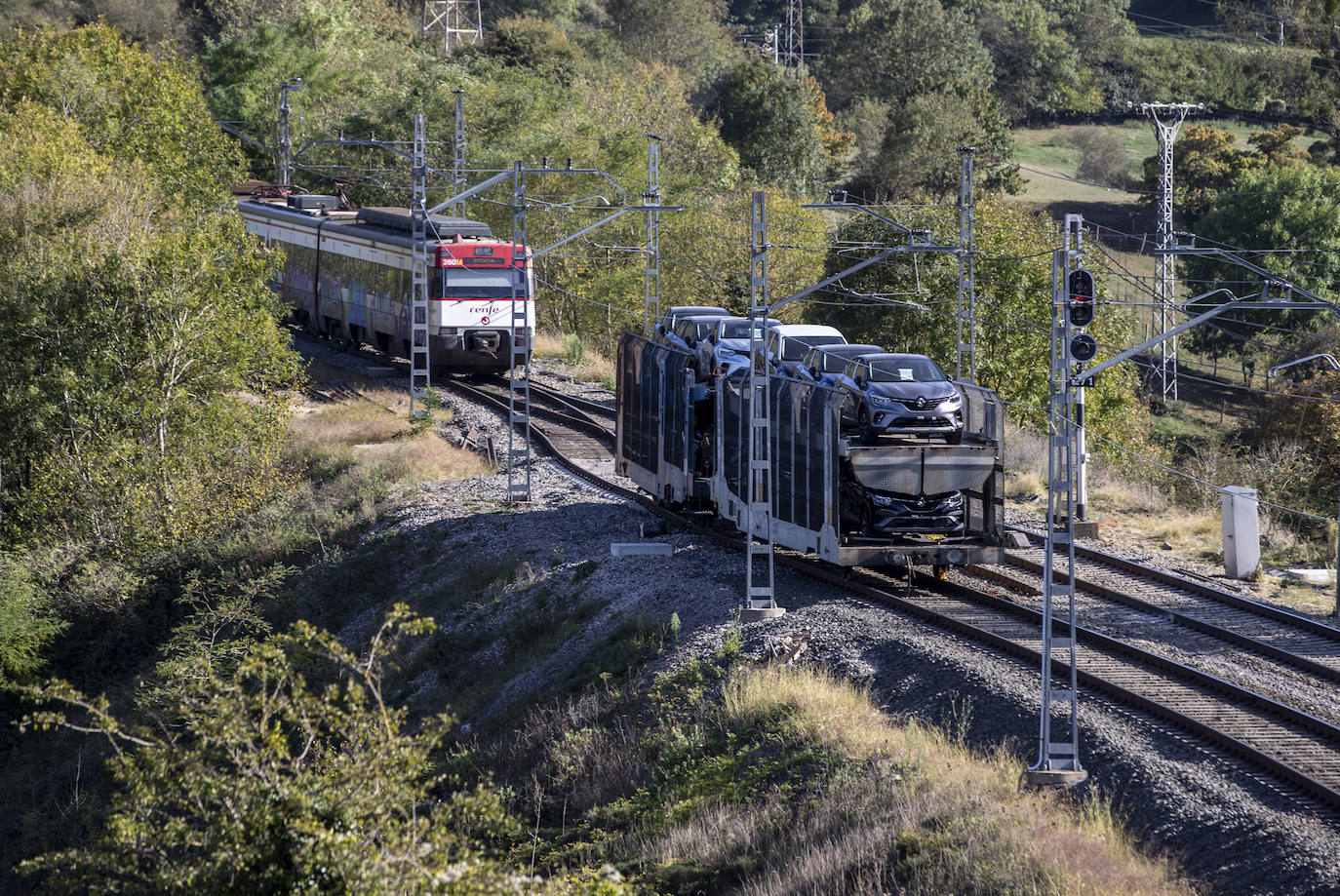 El Gobierno de Cantabria estalla: «No podemos confiar en nuestros trenes»