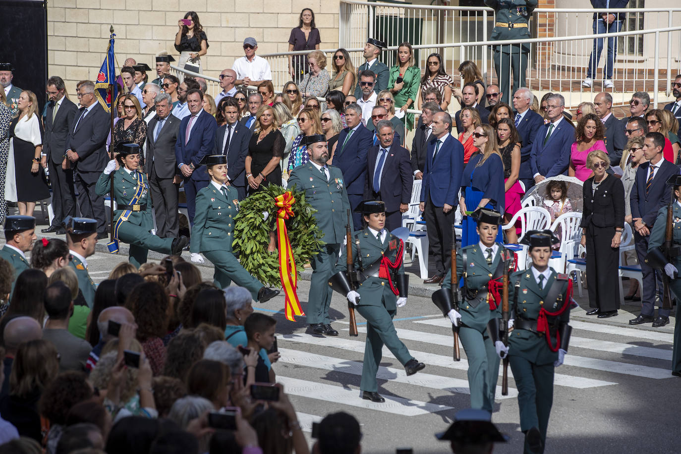 Otra imagen del desfile de la Guardia Civil esta mañana.