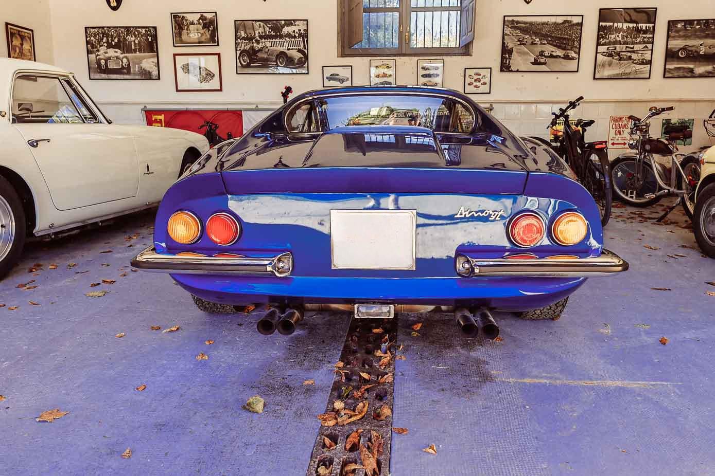 Trasera del Dino 246 GT, del año 1971, con un motor V6.