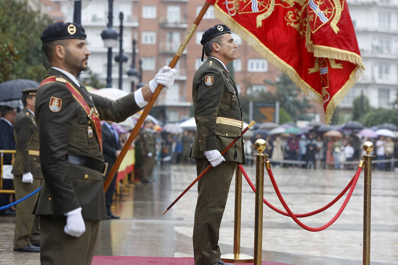 El coronel del regimiento Garellano presidió  la parada militar.