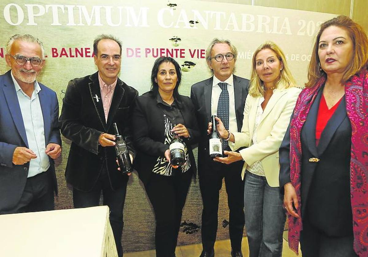 Alfonso Fraile con los miembros del jurado de la pasada edición.