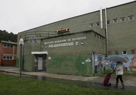 Imagen del Polideportivo 2 de Laredo, en el que se reparará la cubierta.