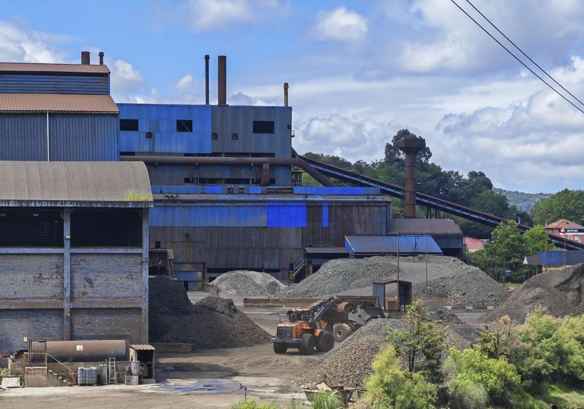 Complejo de Ferroatlántica en Boo de Guarnizo.