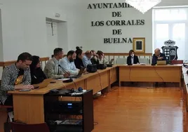 Gobierno municipal en la sesión plenaria extraordinaria en Los Corrales.