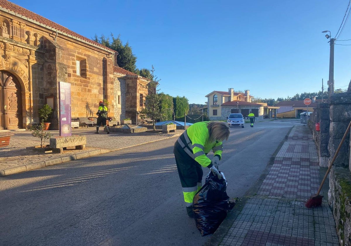 Camargo pone a punto sus cementerios para dar la «mejor imagen posible» este miércoles