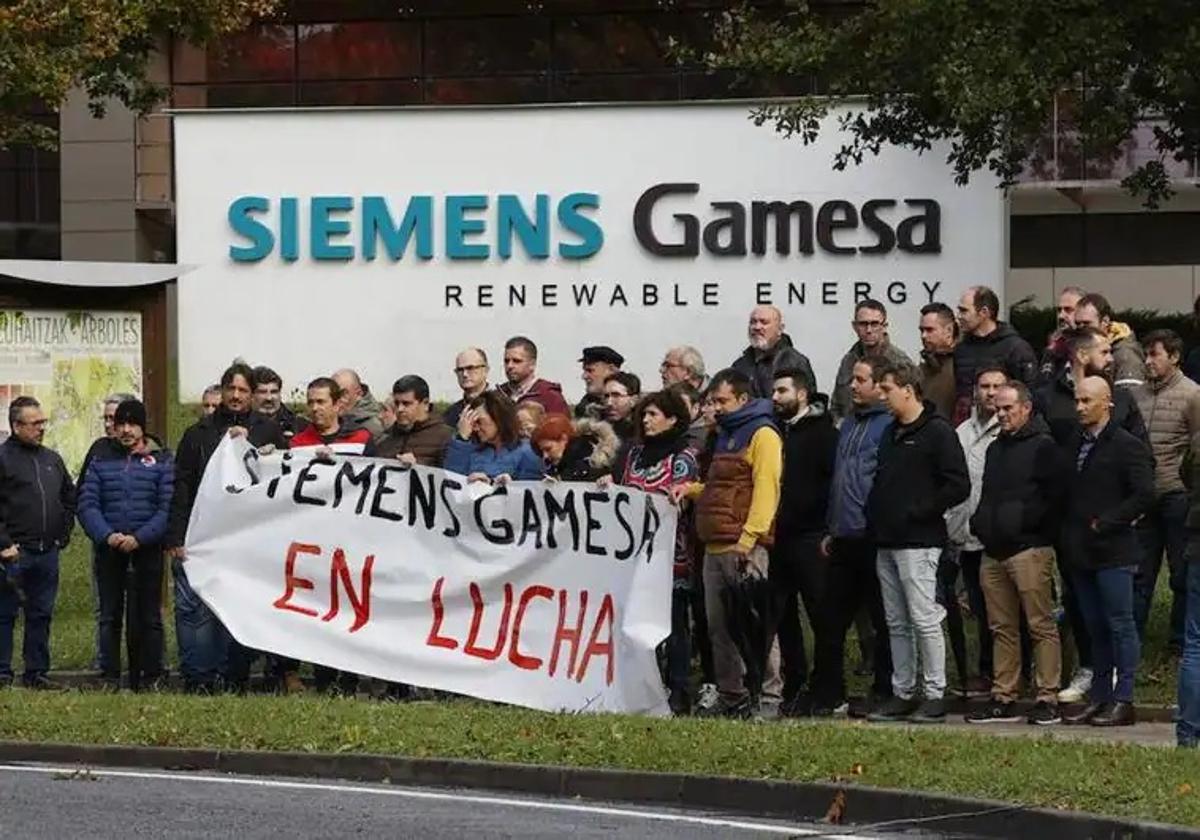 Trabajadores de Gamesa Reinosa se movilizan en el País Vasco por sus puestos de trabajo