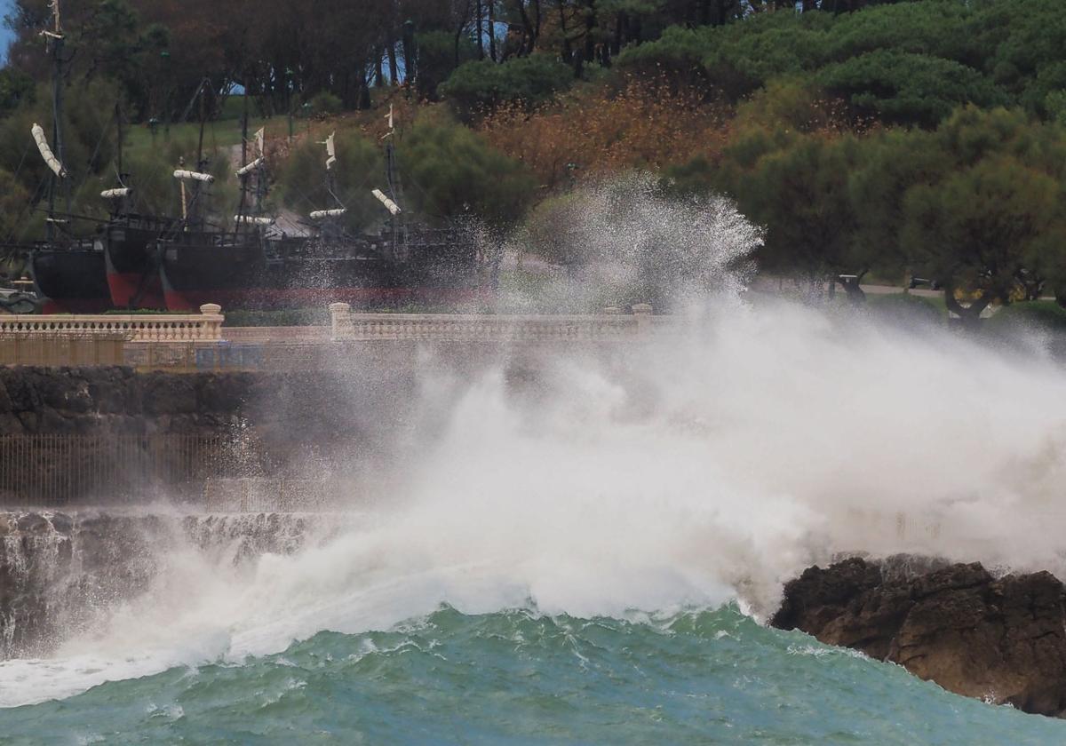 Un viernes de tormentas y olas