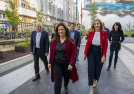 La consejera Begoña Gómez del Río, con su equipo.