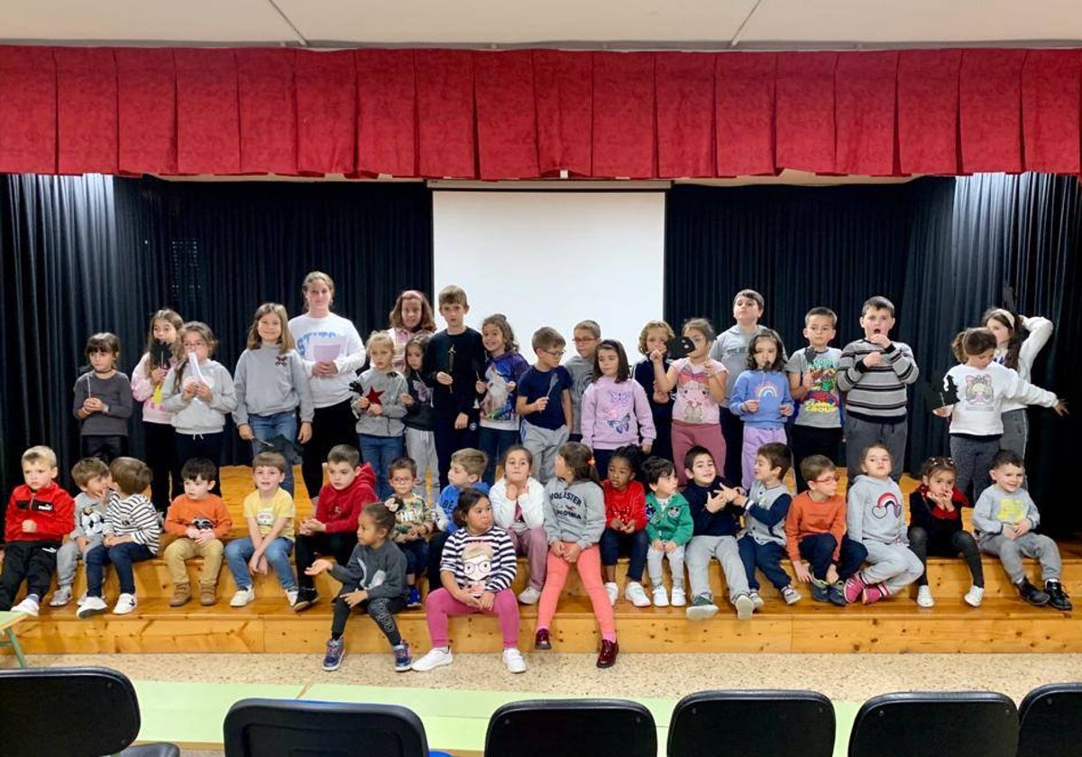 Alumnos de Infantil y Primaria participaron de las actividades del programa de conciliación puesto en marcha por el Ayuntamiento de Camargo.